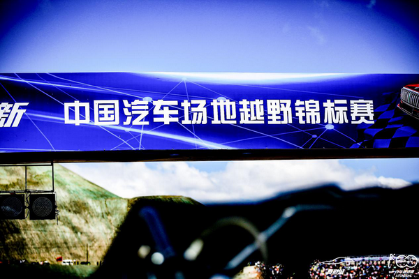 巴萨新星保利尼奥穿10号球衣出战_1