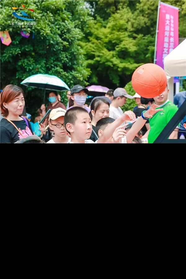 拳击航母：挖掘航母文化价值的全新尝试
