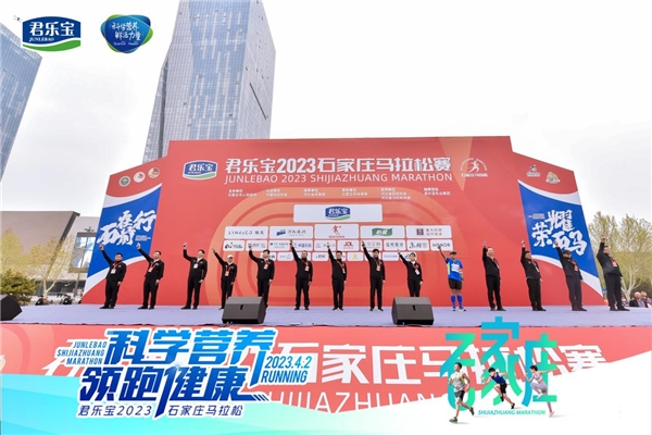 曼联新赛季揭幕,埃尔南德斯身披7号战袍抢眼亮相! 曼联新赛季揭幕,埃尔南德斯身披7号战袍抢眼亮相!