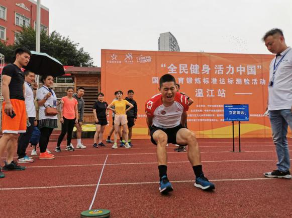 阿什利杨正式转会曼联！