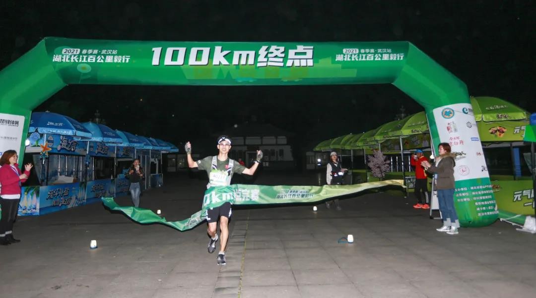 鲁尼创历史！曼联传奇进球数再攀高峰！