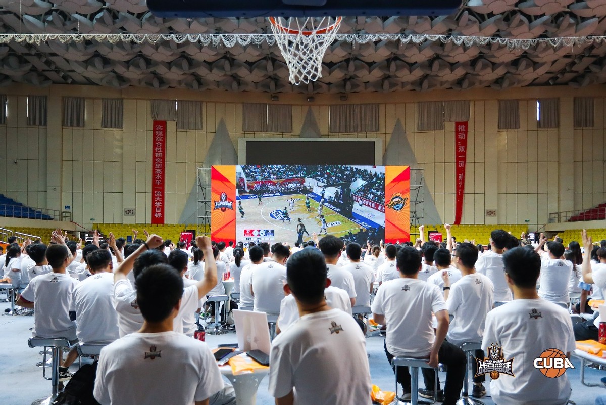 巴萨球衣价格大幅降低，球迷买球衣更实惠