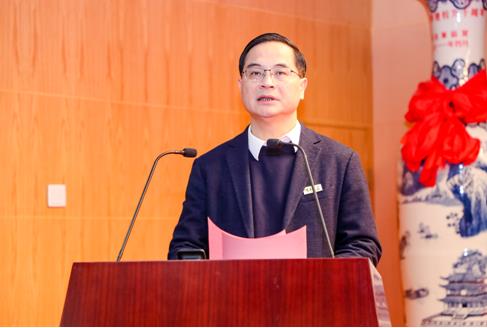 巴萨迎来新教练:重塑未来 巴萨迎来新教练:重塑未来