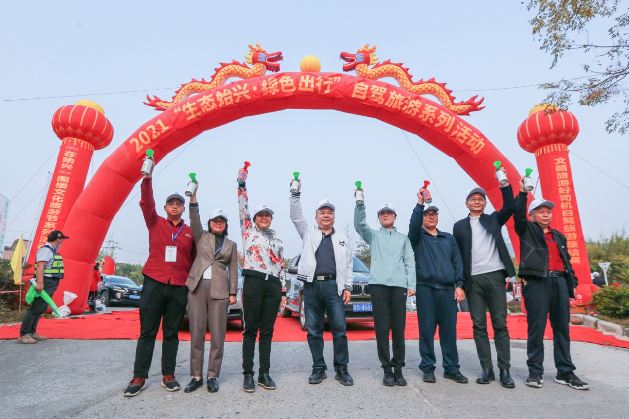 曼联经典球衣回归!0708第三球衣重现草坪,球迷狂欢期待重聚! 曼联经典球衣回归!0708第三球衣重现草坪,球迷狂欢期待重聚!