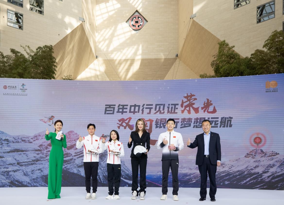 曼联夺冠!英超顶尖球队再度登顶 曼联夺冠!英超顶尖球队再度登顶