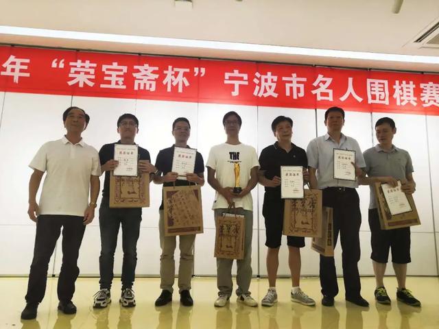 曼联对热刺 英超焦点战开始 曼联对热刺 英超焦点战开始