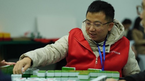 曼联三新援助力 强大阵容完善 曼联三新援助力 强大阵容完善