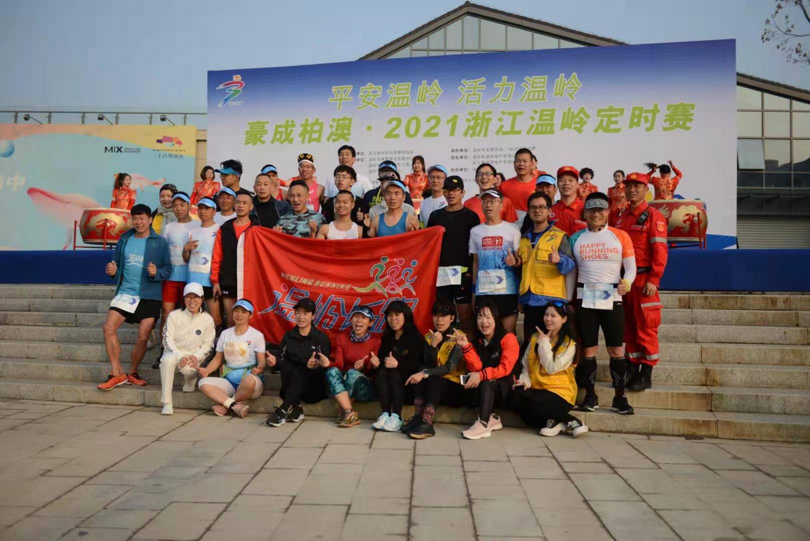 拜仁大胜巴萨,40完胜! 拜仁大胜巴萨,40完胜!