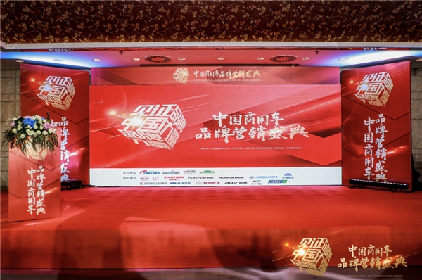 巴萨教练变动——重要迎来新面孔 巴萨教练变动——重要迎来新面孔